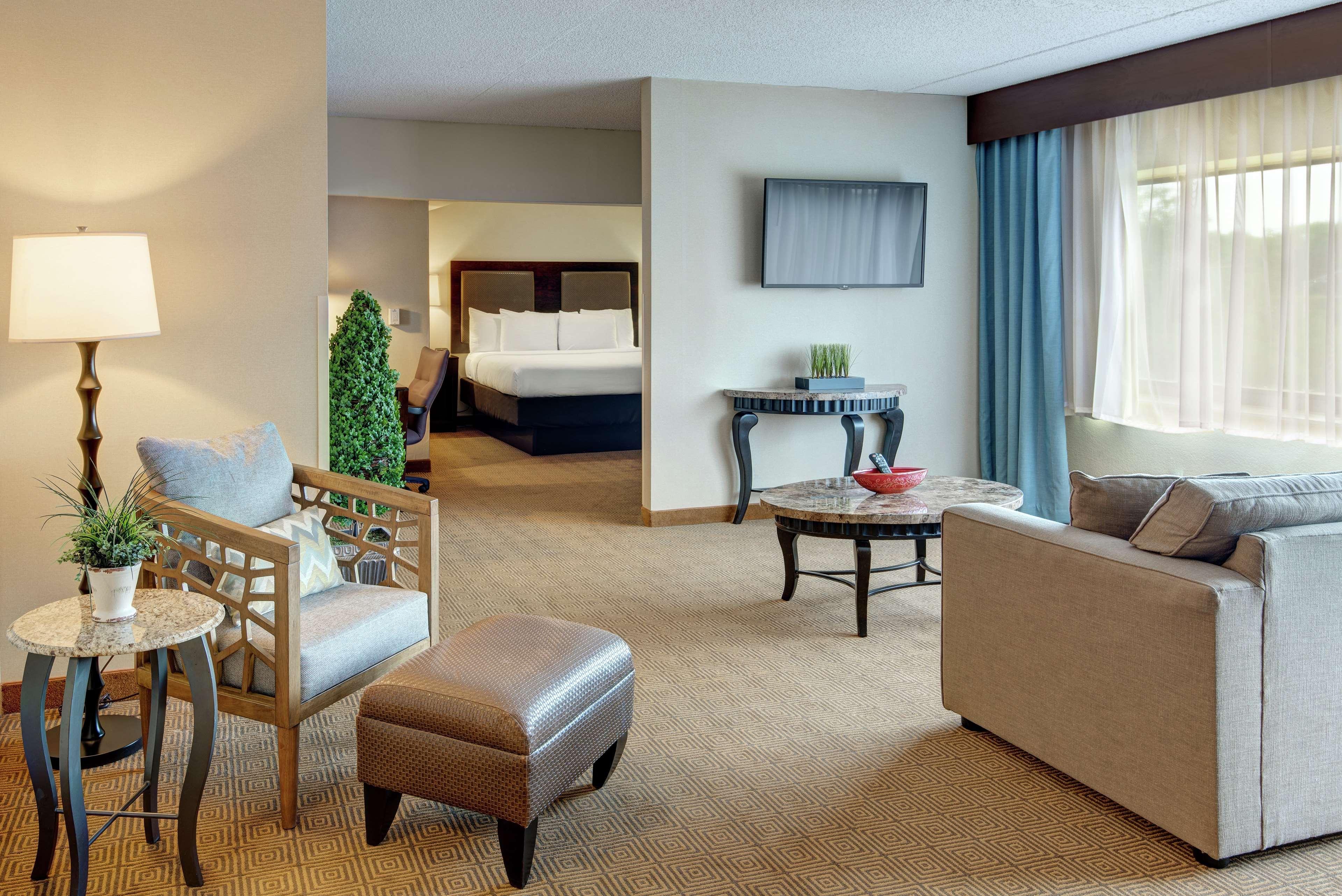 Doubletree By Hilton Tinton Falls-eatontown
