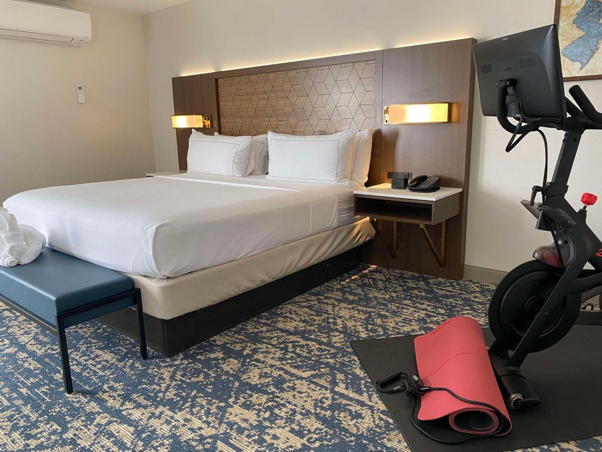 Doubletree By Hilton Tinton Falls-eatontown