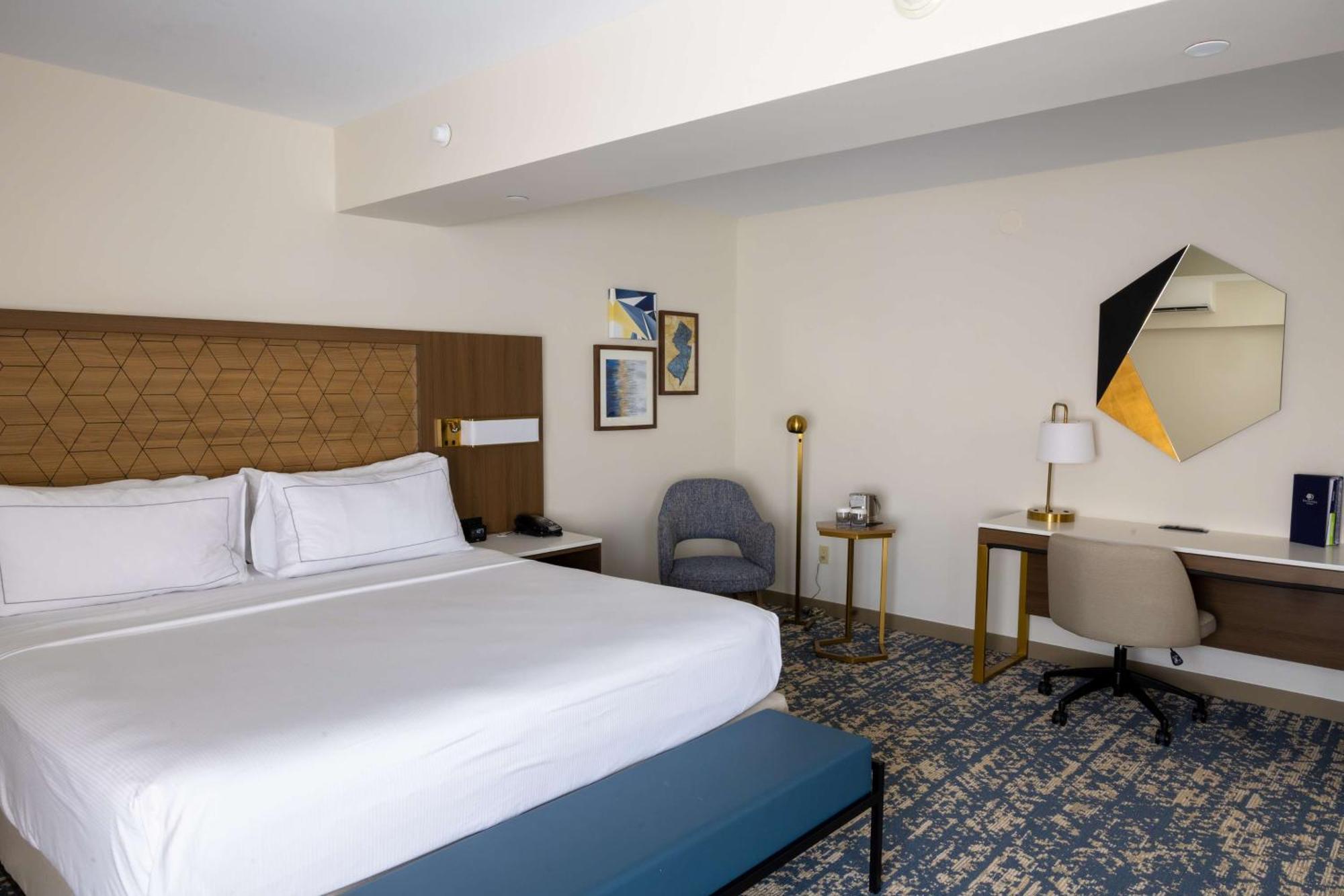Doubletree By Hilton Tinton Falls-eatontown Hotel